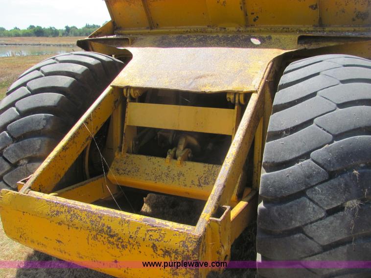 image for item A3666 International 412 scraper