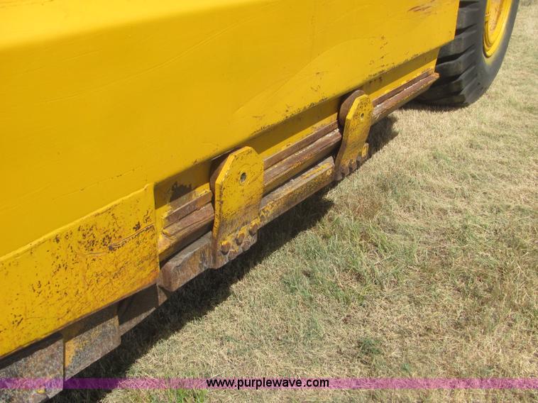 image for item A3666 International 412 scraper