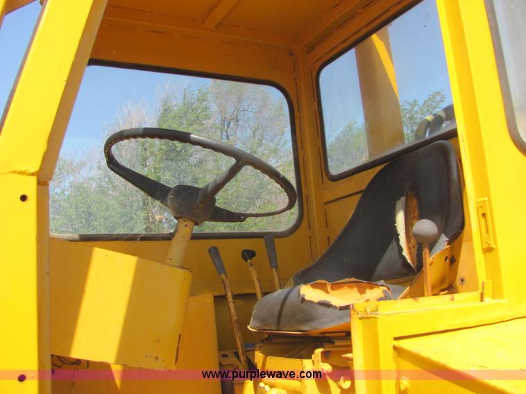 image for item A3666 International 412 scraper