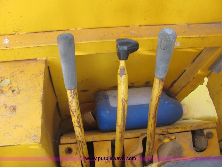 image for item A3666 International 412 scraper