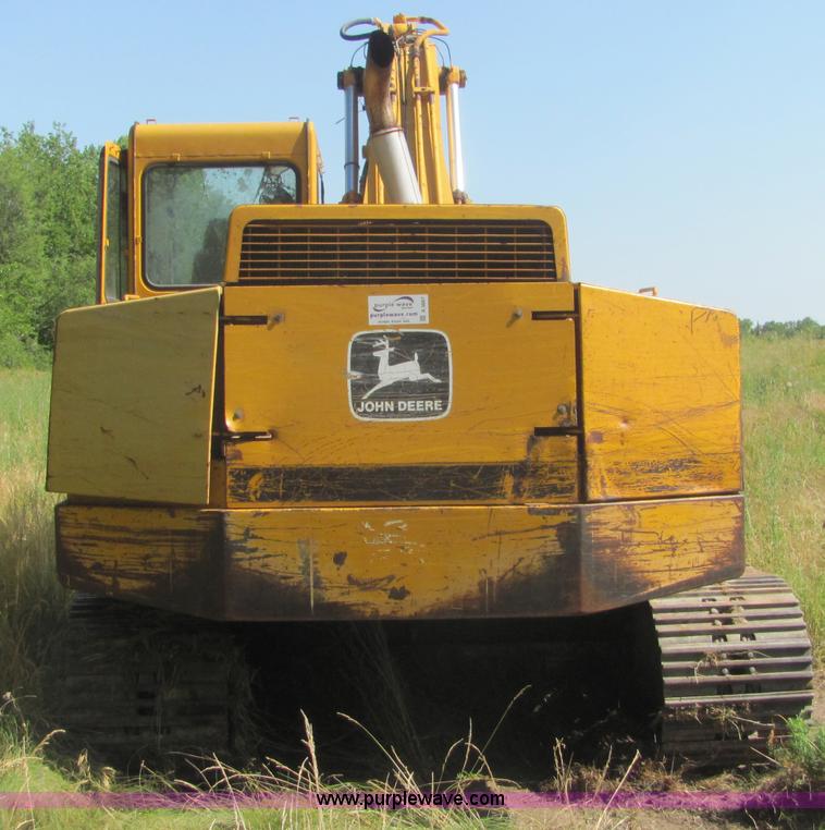 image for item A3667 1989 John Deere 690D-LC excavator