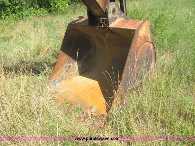 image for item A3667 1989 John Deere 690D-LC excavator
