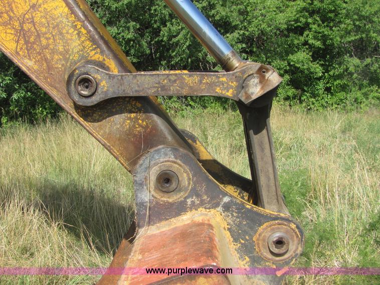 image for item A3667 1989 John Deere 690D-LC excavator