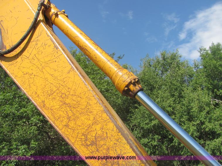 image for item A3667 1989 John Deere 690D-LC excavator