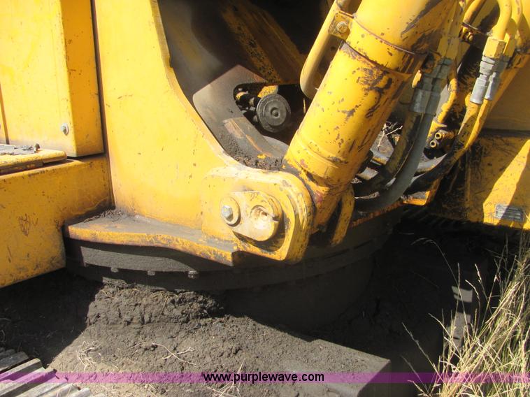 image for item A3667 1989 John Deere 690D-LC excavator