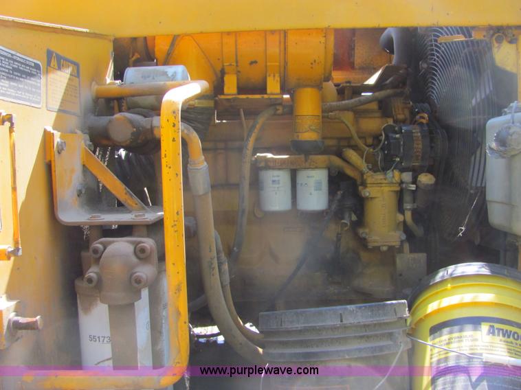 image for item A3667 1989 John Deere 690D-LC excavator