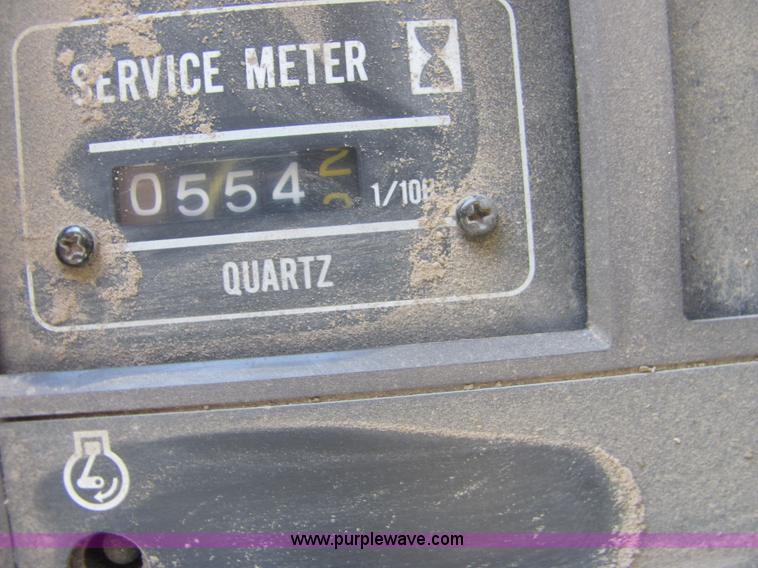 image for item A3667 1989 John Deere 690D-LC excavator