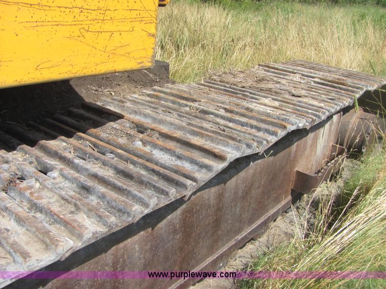 image for item A3667 1989 John Deere 690D-LC excavator