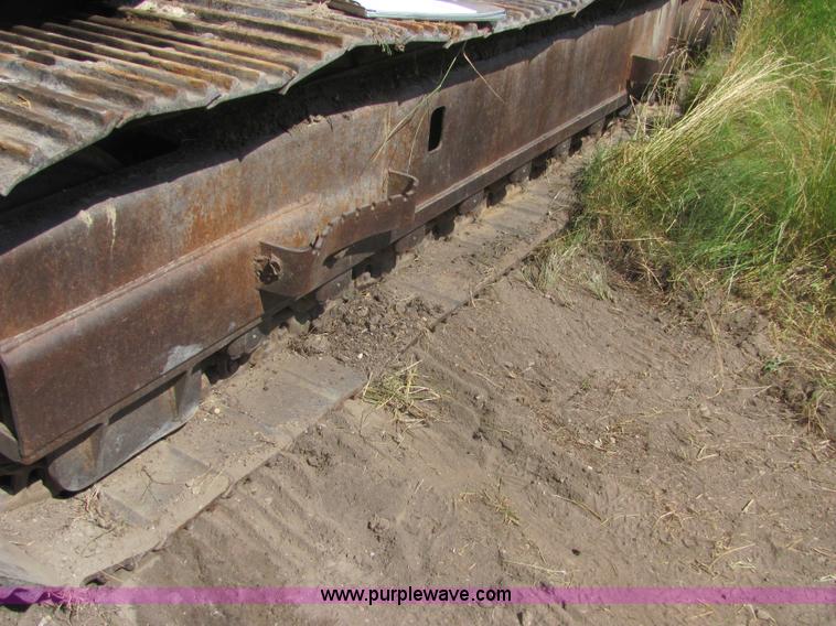 image for item A3667 1989 John Deere 690D-LC excavator