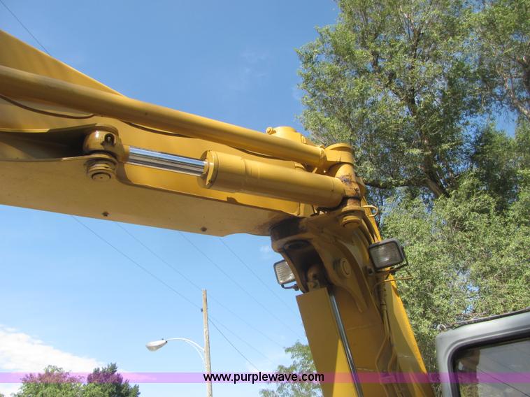 image for item A3669 1995 Hitachi EX75 excavator