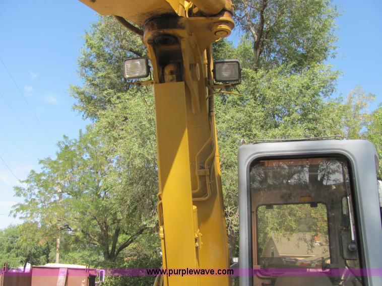 image for item A3669 1995 Hitachi EX75 excavator