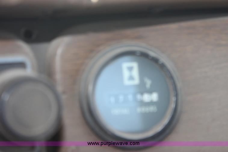 image for item A3682 1981 International F2574 semi truck