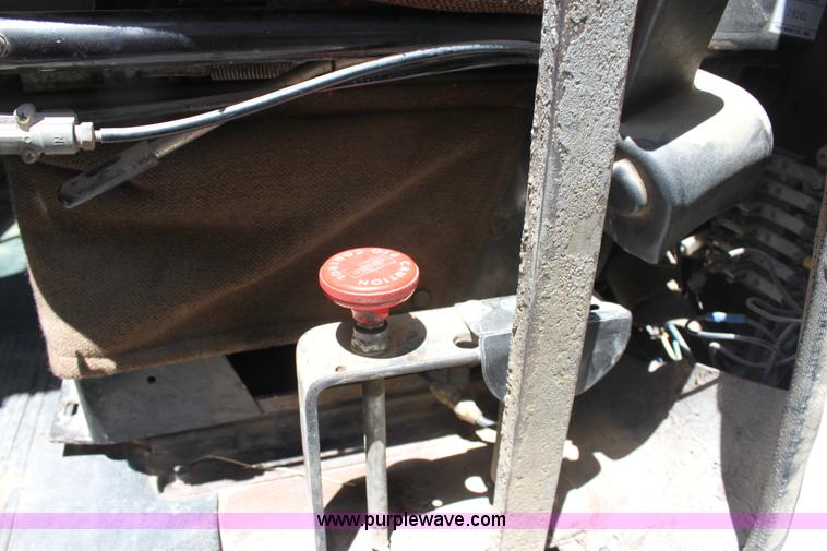 image for item A3682 1981 International F2574 semi truck