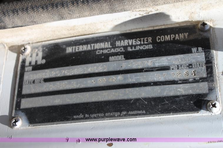 image for item A3682 1981 International F2574 semi truck