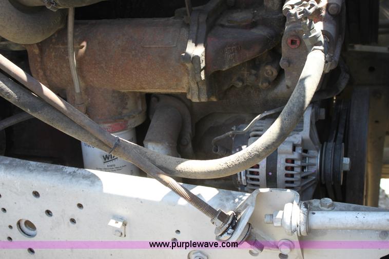 image for item A3682 1981 International F2574 semi truck