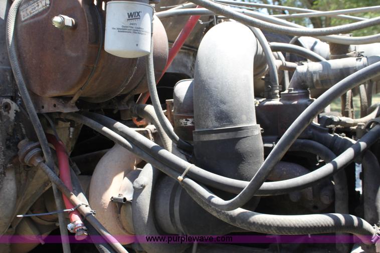 image for item A3682 1981 International F2574 semi truck