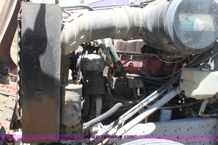 image for item A3682 1981 International F2574 semi truck