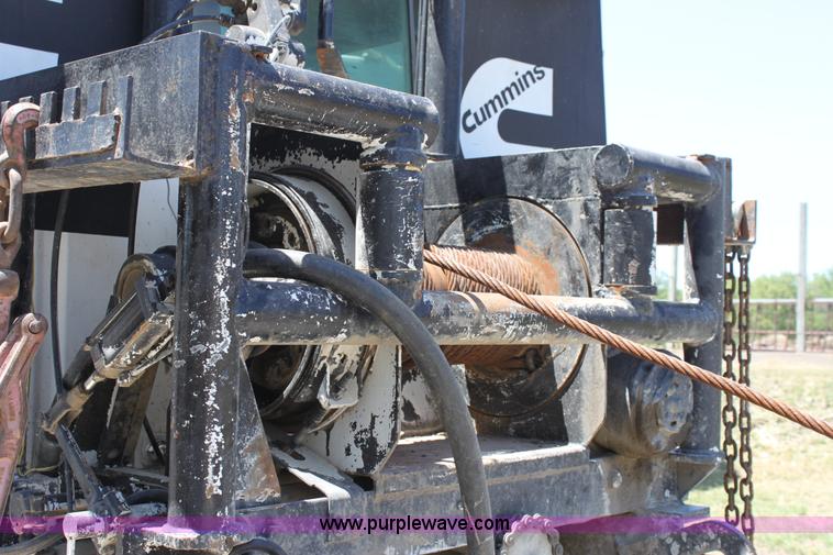 image for item A3682 1981 International F2574 semi truck