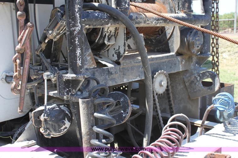 image for item A3682 1981 International F2574 semi truck