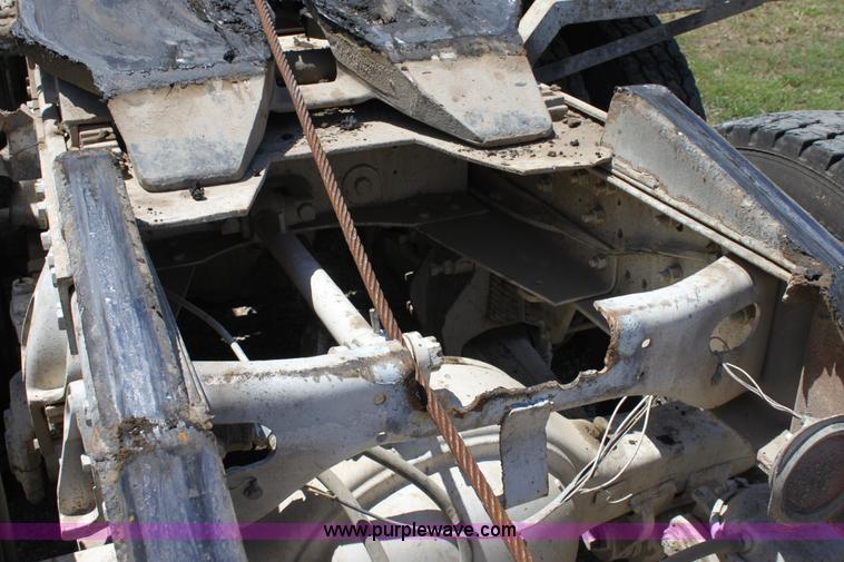 image for item A3682 1981 International F2574 semi truck