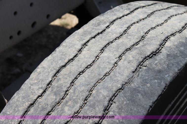 image for item A3682 1981 International F2574 semi truck