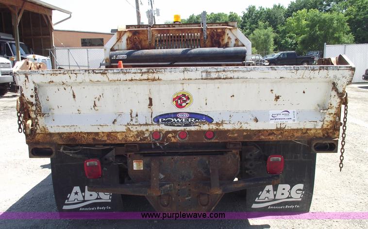 image for item A4132 2003 Ford F550 XL Super Duty pickup truck with dump bed