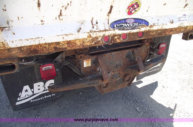 image for item A4132 2003 Ford F550 XL Super Duty pickup truck with dump bed