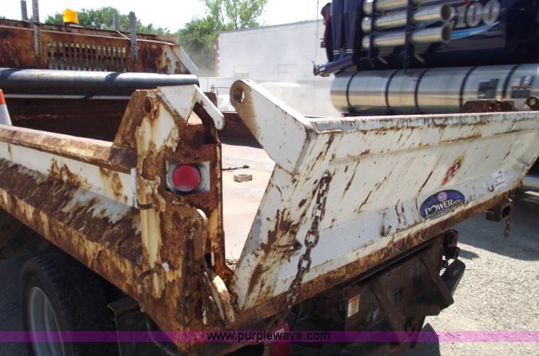 image for item A4132 2003 Ford F550 XL Super Duty pickup truck with dump bed