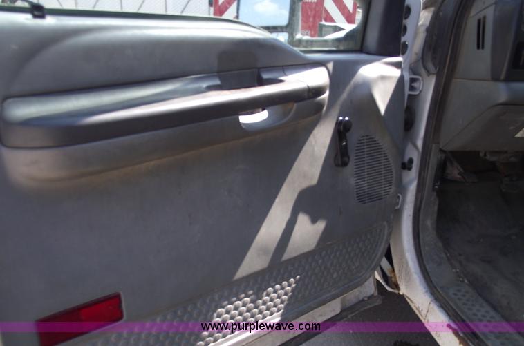 image for item A4132 2003 Ford F550 XL Super Duty pickup truck with dump bed