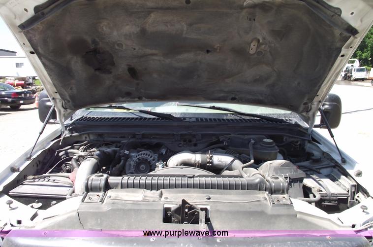 image for item A4132 2003 Ford F550 XL Super Duty pickup truck with dump bed