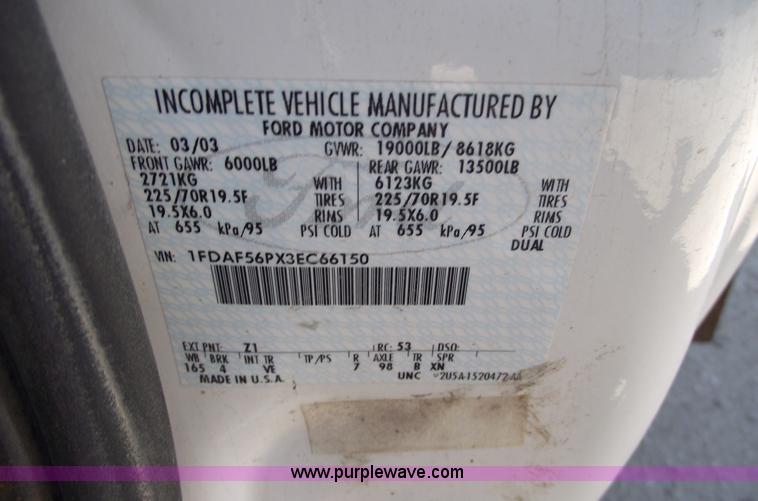 image for item A4132 2003 Ford F550 XL Super Duty pickup truck with dump bed