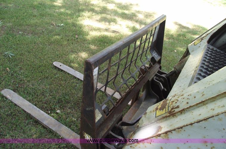 image for item A4137 2007 Takeuchi TL150 skid steer