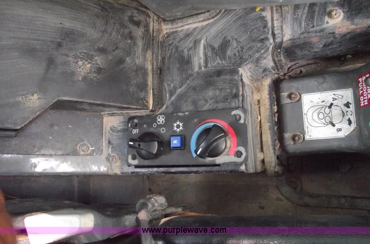 image for item A4137 2007 Takeuchi TL150 skid steer