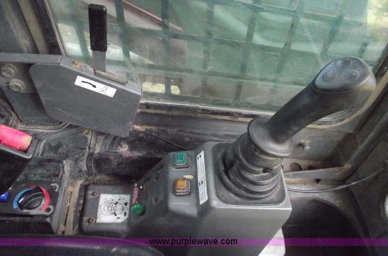 image for item A4137 2007 Takeuchi TL150 skid steer