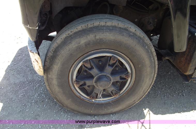 image for item A4138 1973 Ford L9000 dump truck