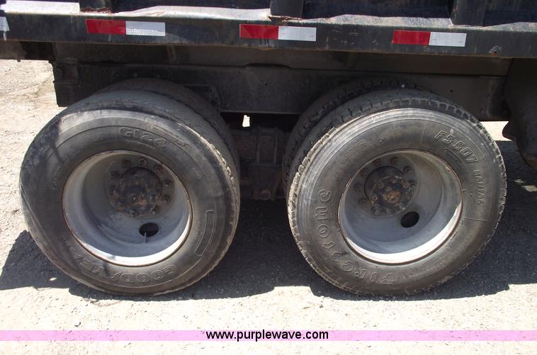 image for item A4138 1973 Ford L9000 dump truck