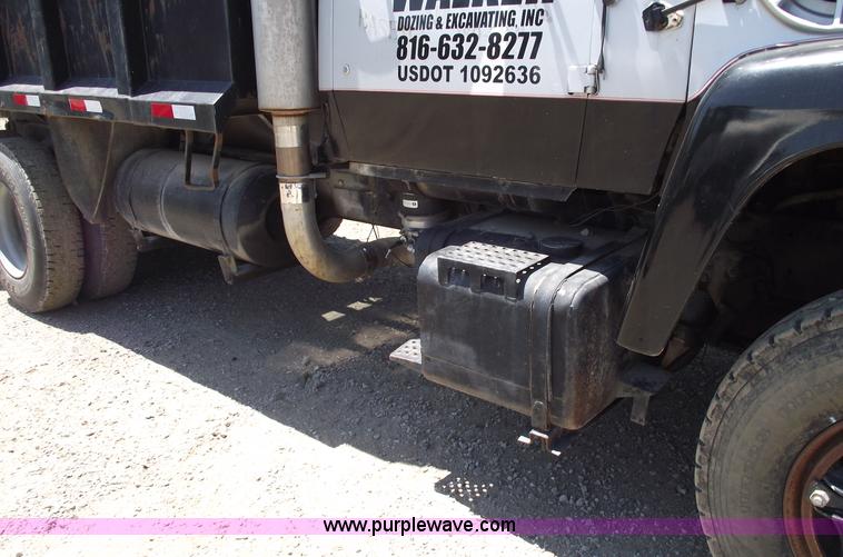 image for item A4138 1973 Ford L9000 dump truck