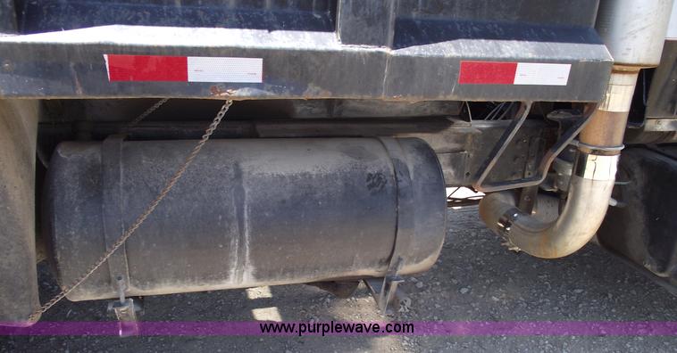 image for item A4138 1973 Ford L9000 dump truck