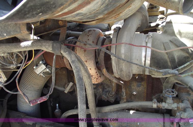 image for item A4138 1973 Ford L9000 dump truck