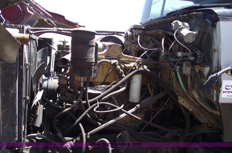 image for item A4138 1973 Ford L9000 dump truck