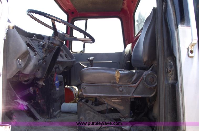 image for item A4138 1973 Ford L9000 dump truck