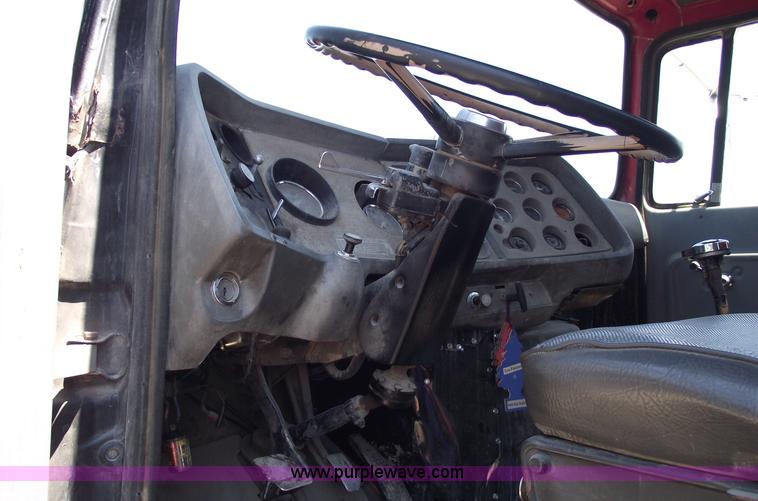 image for item A4138 1973 Ford L9000 dump truck