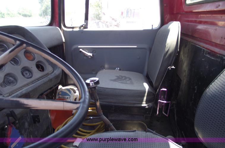 image for item A4138 1973 Ford L9000 dump truck