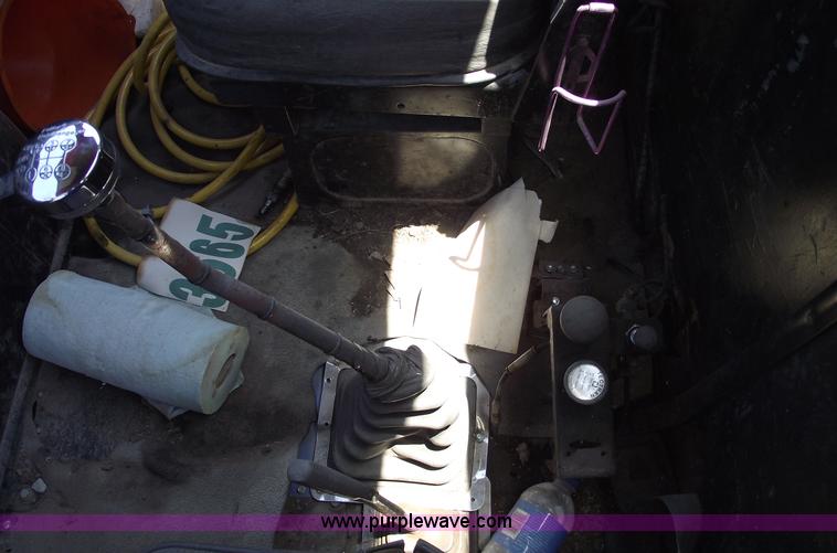 image for item A4138 1973 Ford L9000 dump truck