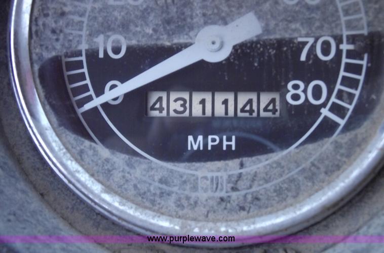 image for item A4138 1973 Ford L9000 dump truck