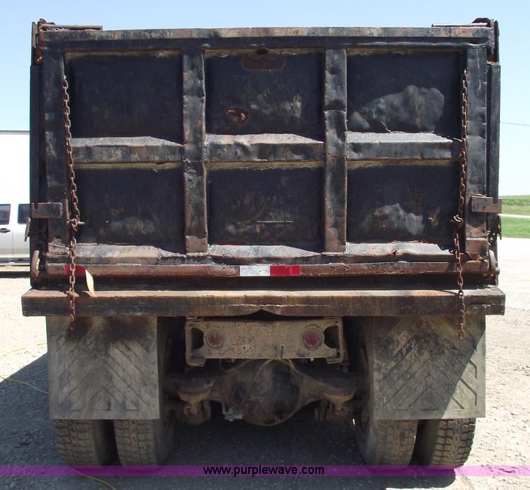 image for item A4139 1974 International F2070A dump truck