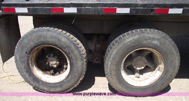 image for item A4139 1974 International F2070A dump truck