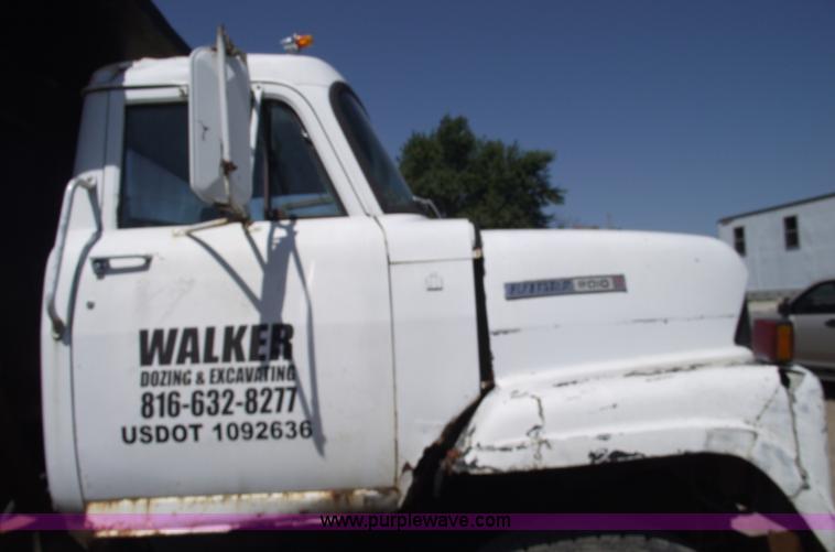 image for item A4139 1974 International F2070A dump truck