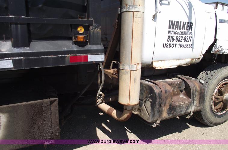 image for item A4139 1974 International F2070A dump truck