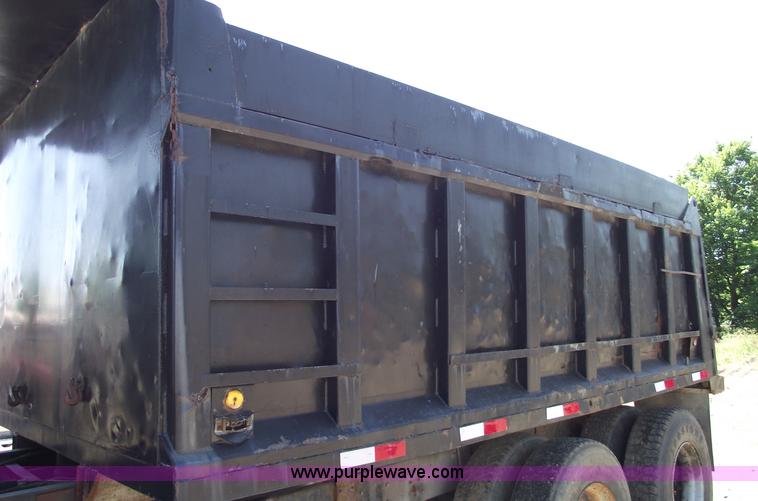 image for item A4139 1974 International F2070A dump truck